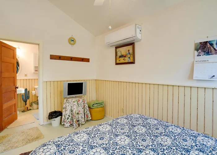 < 1 Mi To Horse Boarding: Cozy Hideaway! Apartment