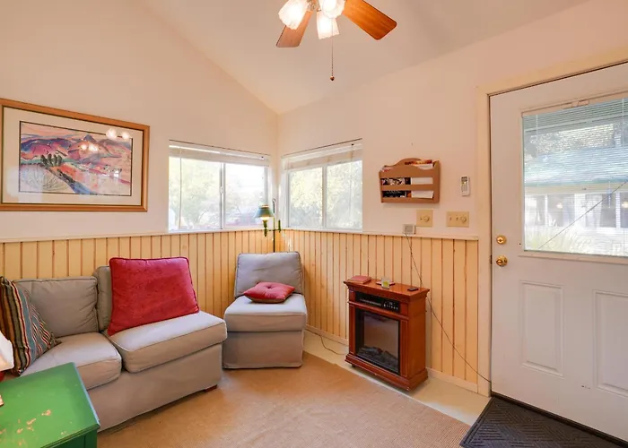 < 1 Mi To Horse Boarding: Cozy Hideaway! Apartment *