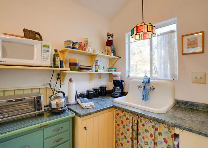 Apartment < 1 Mi To Horse Boarding: Cozy Hideaway!